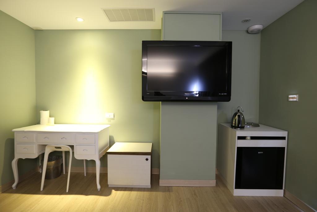 Central Hotel Taoyuan Room photo