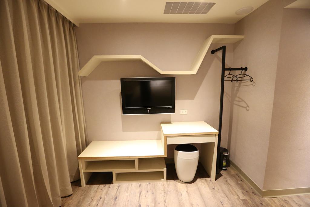 Central Hotel Taoyuan Exterior photo